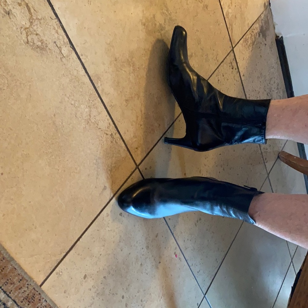 Stuart Weitzman leather ankle boots used